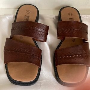 Leather sandals from the Leather Collection, size 7 1/2
